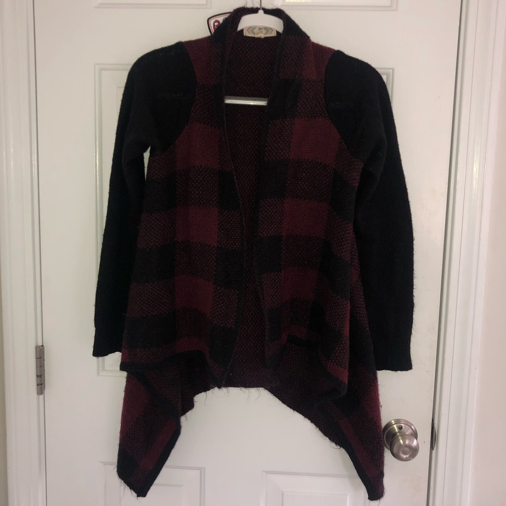 Black & Maroon Plaid Cardigan Size Small